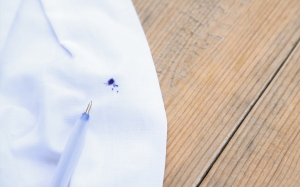 Kıyafetlerdeki mürekkep lekesi nasıl çıkar?