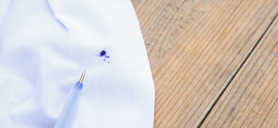 Kıyafetlerdeki mürekkep lekesi nasıl çıkar?