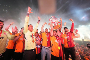 Galatasaray'ın şampiyonluk kutlamasında sürpriz gelişme