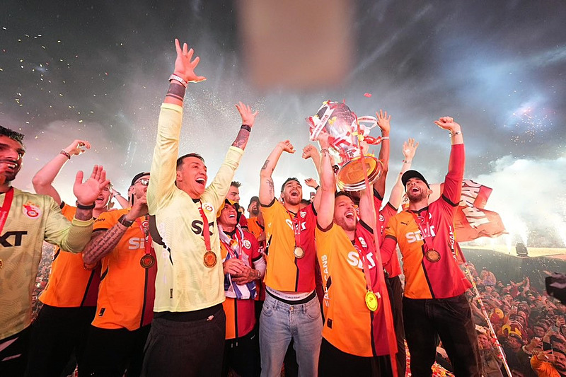 Galatasaray'ın şampiyonluk kutlamasında sürpriz gelişme