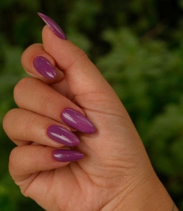 Güçlü Eller, Kusursuz Tırnaklar: Protez Tırnak ile Etkileyici Dokunuş