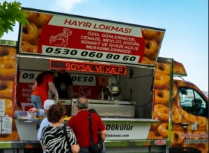 Hayır Lokmasıyla Gönüllere Dokunan Organizasyonlar