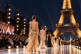 Serenay Sarıkaya Paris Moda Haftası’nda Podyuma Çıktı